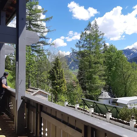 App 2 - Farbenpalette Inkl Frühstück Und Sommerbergbahnen 坦海姆